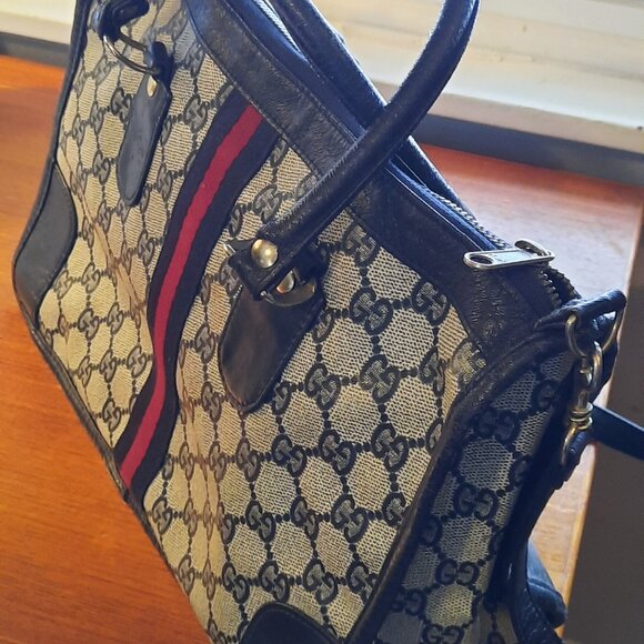 Authentic Vintage Gucci Bag - Picture 3 of 8